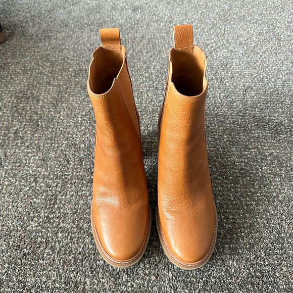Tory Burch Boots - like new - Picture 2 of 4